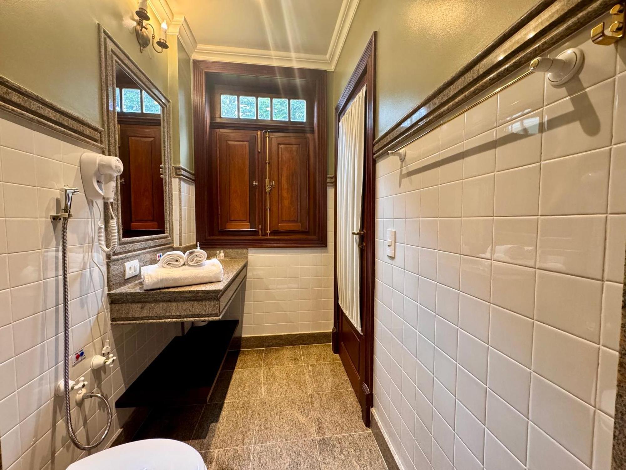 Aroso Paco Hotel Pedra Azul  Exterior photo Bathroom
